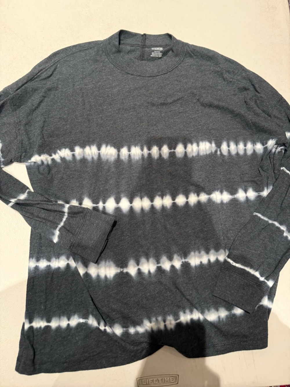 PINK Victoria's Secret women’s Charcoal Gray Tie-Dye Long Sleeve Tee